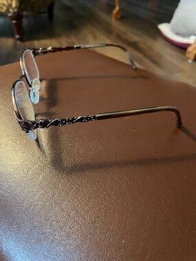 Sophia Loren Beau Revage Twisted Metal Rim Reading Glasses in Bronze